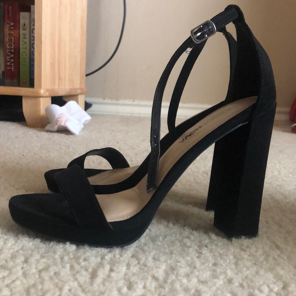 heels - Picture 2 of 3